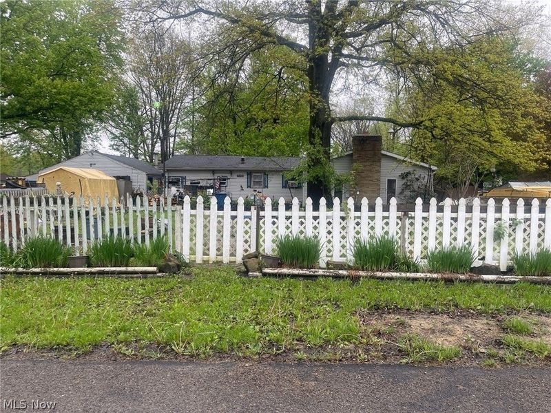 6820 Avon Street, Newton Falls, OH 44444 Photo 2