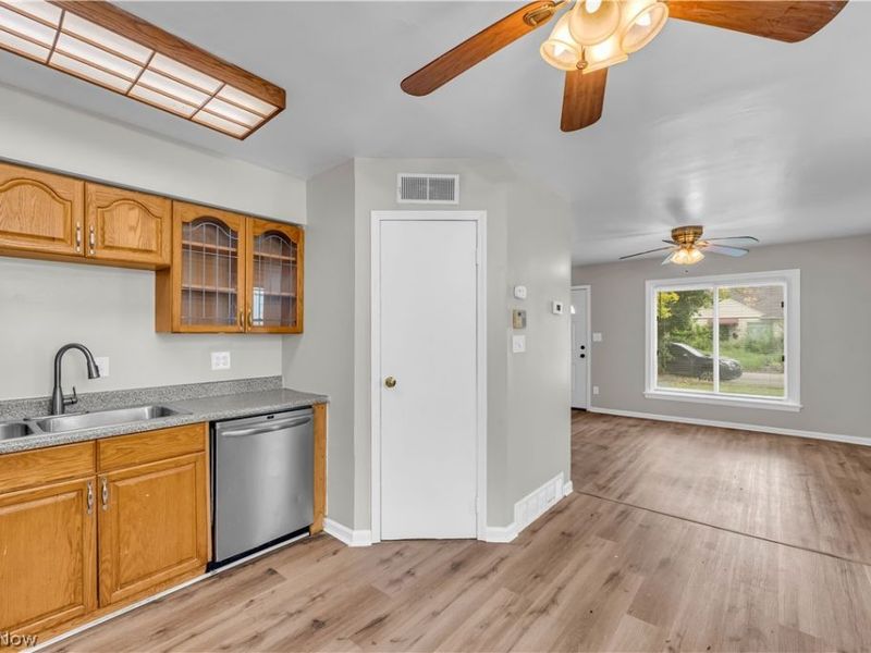 18517 Homeway Road, Cleveland, OH 44135 Photo 12