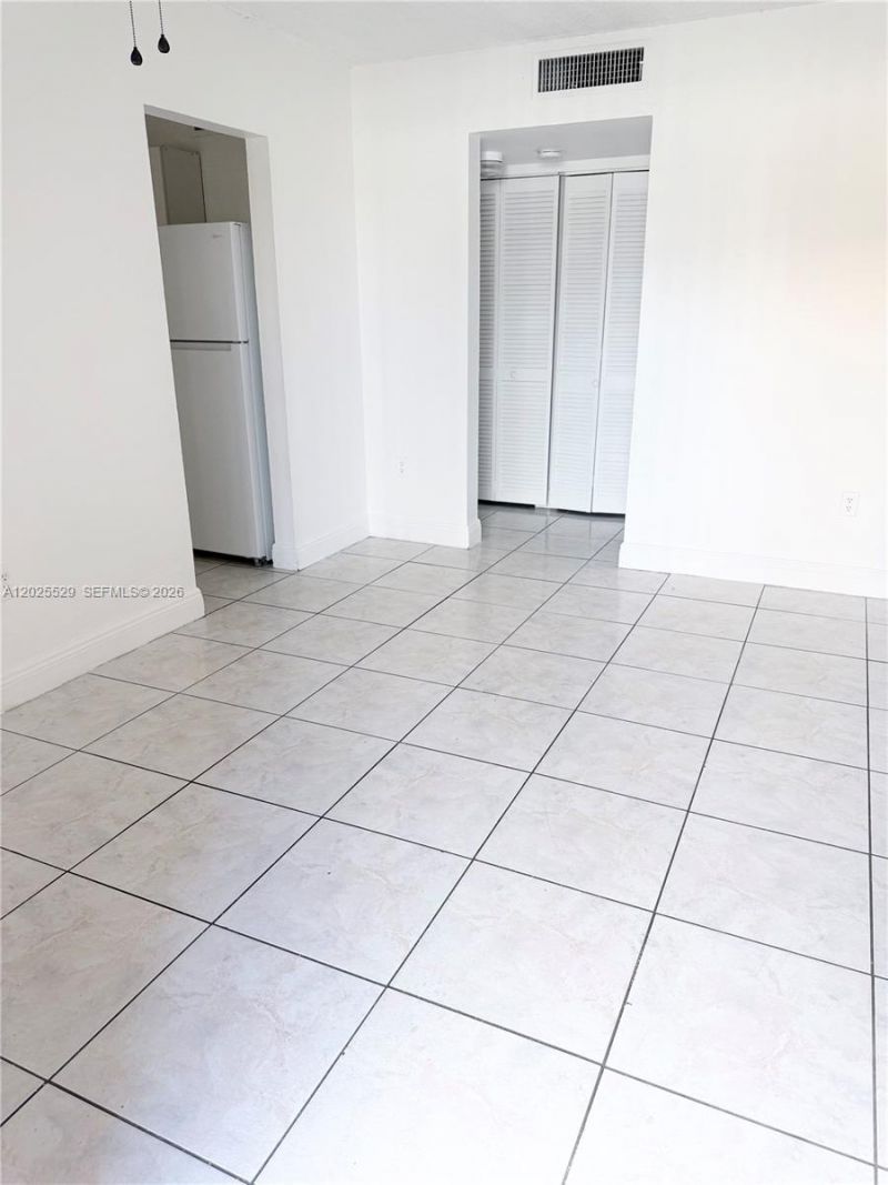631 NW 177th St , Unit 212, Miami Gardens, FL 33169 Photo