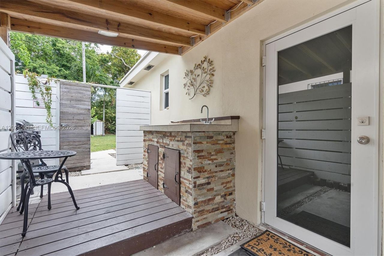 3951 SW 2nd Ter , Unit 3951, Miami, FL 33134 Photo