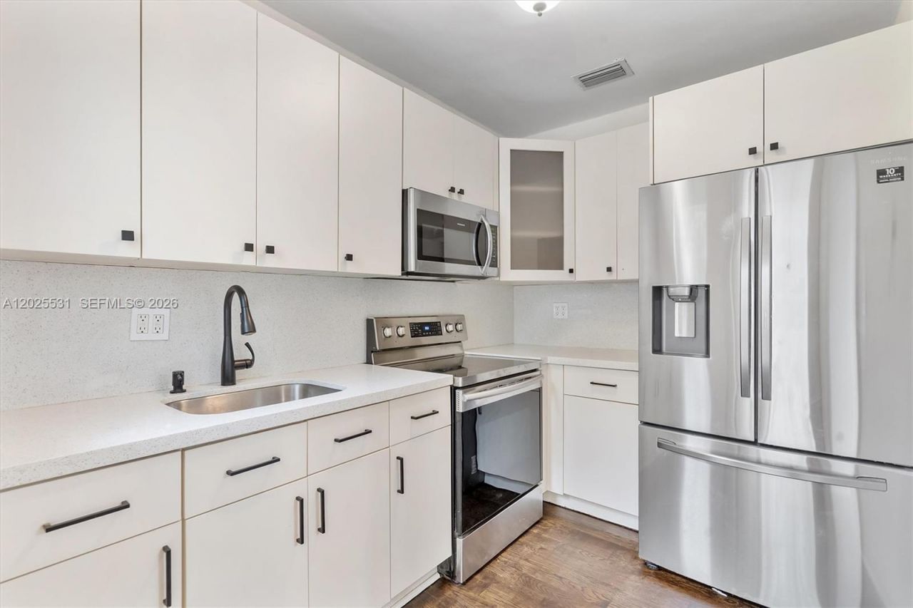 3951 SW 2nd Ter , Unit 3951, Miami, FL 33134 Photo