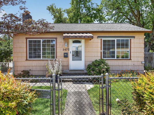 347 N 2nd Street, Central Point, OR 97502