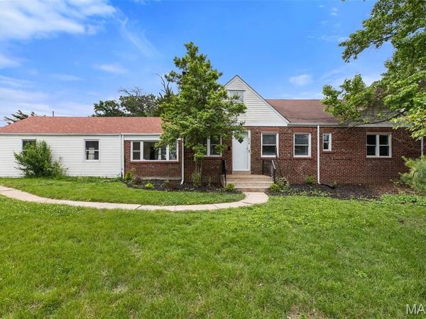 9938 Coventry Lane , Affton, MO 63123