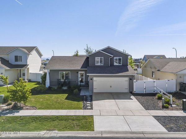 8902 N Mountainshire RD, Post Falls, ID 83854