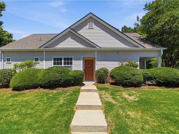 220 Hiawassee Drive , Woodstock, GA 30188