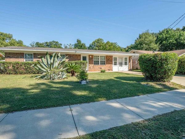 4494 Landes Dr, Pensacola, FL 32505