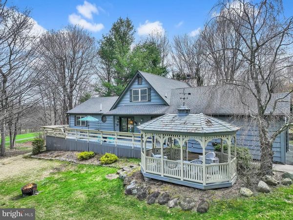 33 ROCK RIDGE ROAD , LAKE HARMONY, PA 18624
