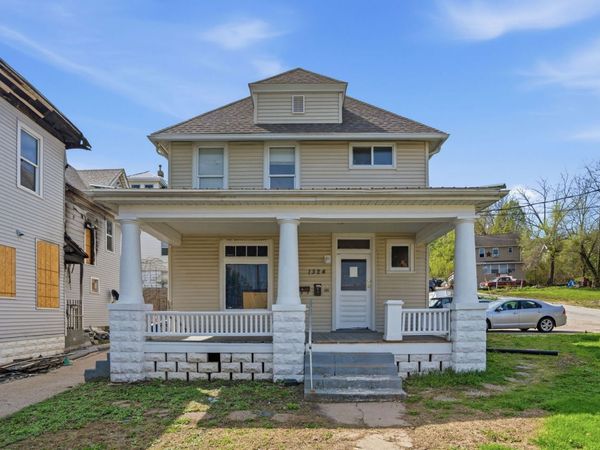 1324 7th Avenue , Moline, IL 61265