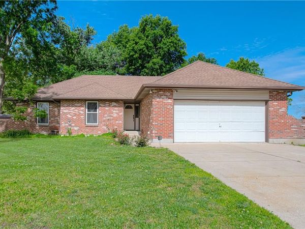 304 Zoe Street, Buckner, MO 64016