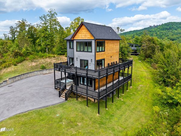 1279 Upper Middle Creek Road, Sevierville, TN 37876
