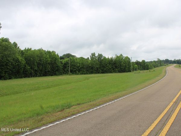 6 Eason Farm Road, Byhalia, MS 38611