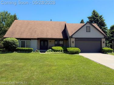 23010 Willowbrook Drive, Farmington Hills, MI 48335