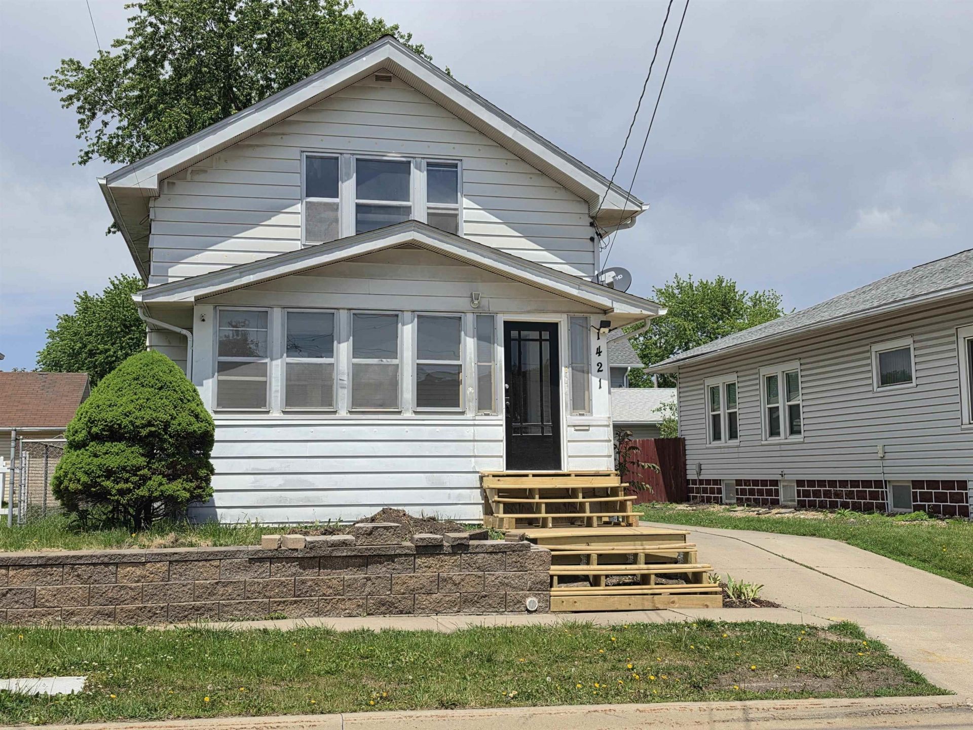 1421 Williston Avenue, Waterloo, IA 50702 Main Photo