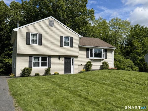 14 Springwood, Farmington, CT 06032