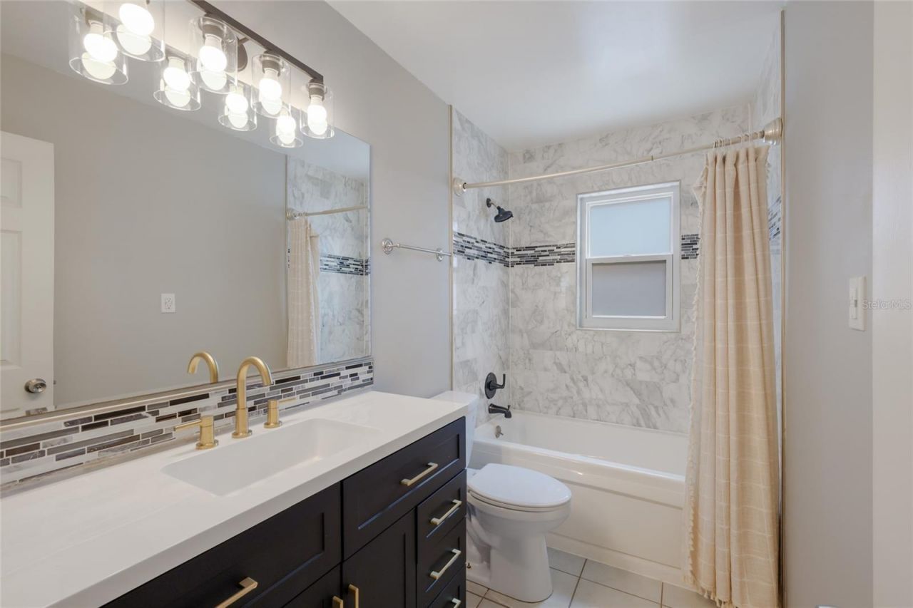 2654 Grand Cayman Street, Sarasota, FL 34231 Photo