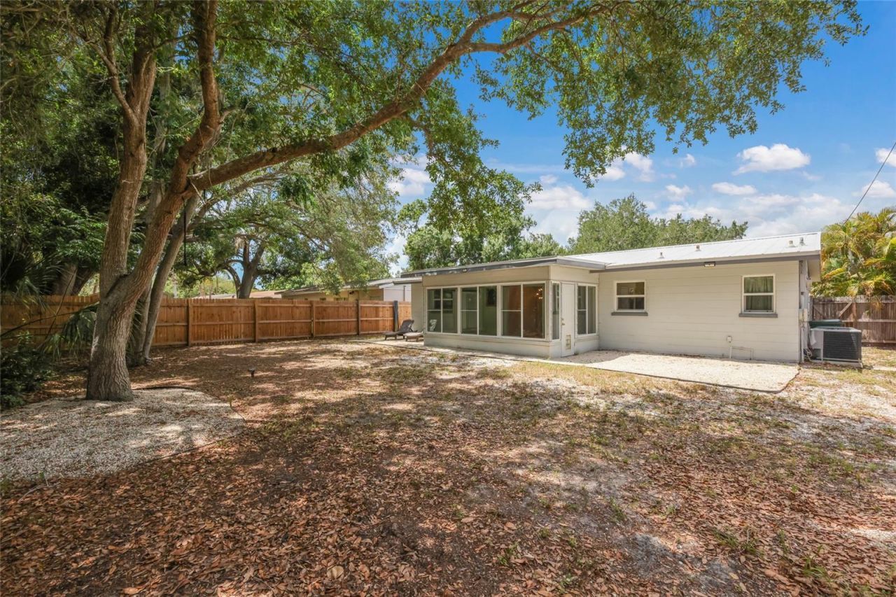 2654 Grand Cayman Street, Sarasota, FL 34231 Photo
