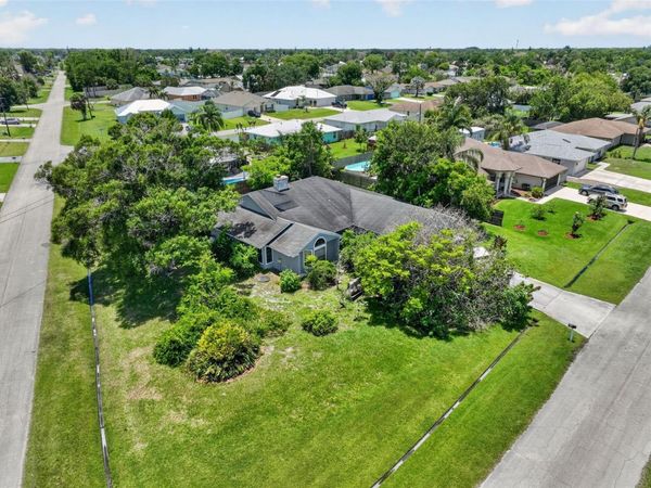 674 SE STARFISH AVENUE , PORT ST LUCIE, FL 34983