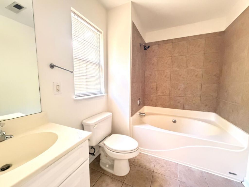 4105 Perrine Street Photo 15