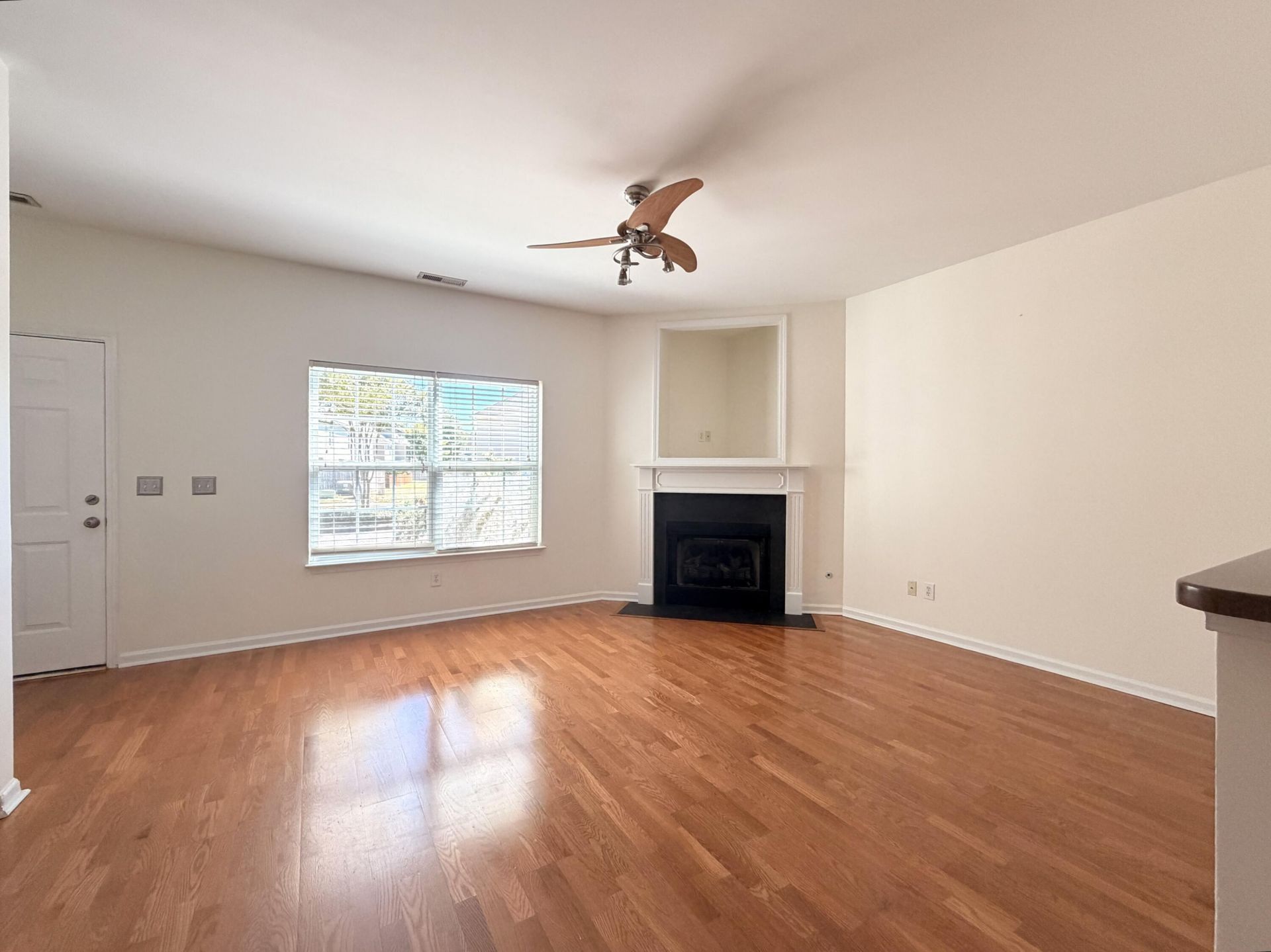 4105 Perrine Street Photo 4