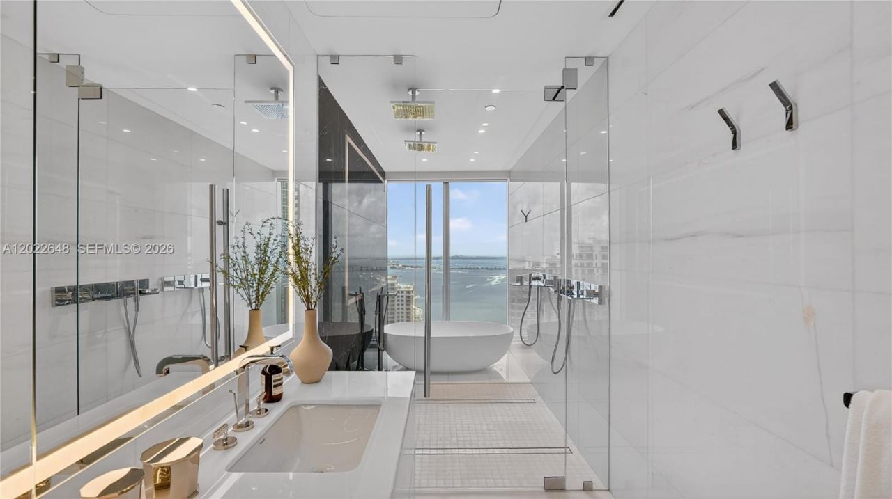 300 Biscayne Blvd Way , Unit 3604, Miami, FL 33131 Photo
