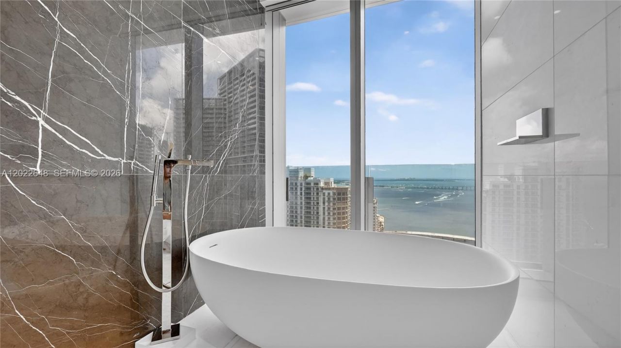 300 Biscayne Blvd Way , Unit 3604, Miami, FL 33131 Photo