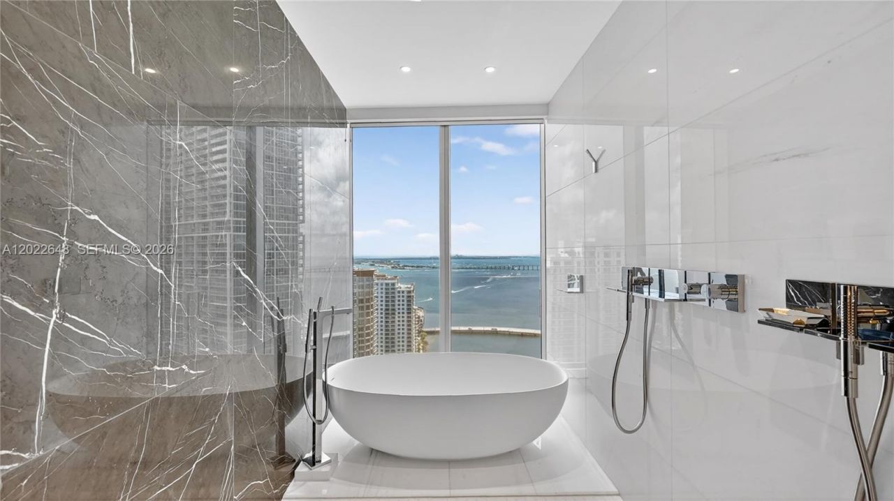 300 Biscayne Blvd Way , Unit 3604, Miami, FL 33131 Photo