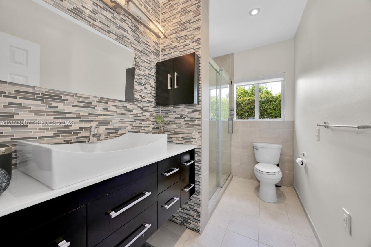 6610 Santona St, Coral Gables, FL 33146 Photo