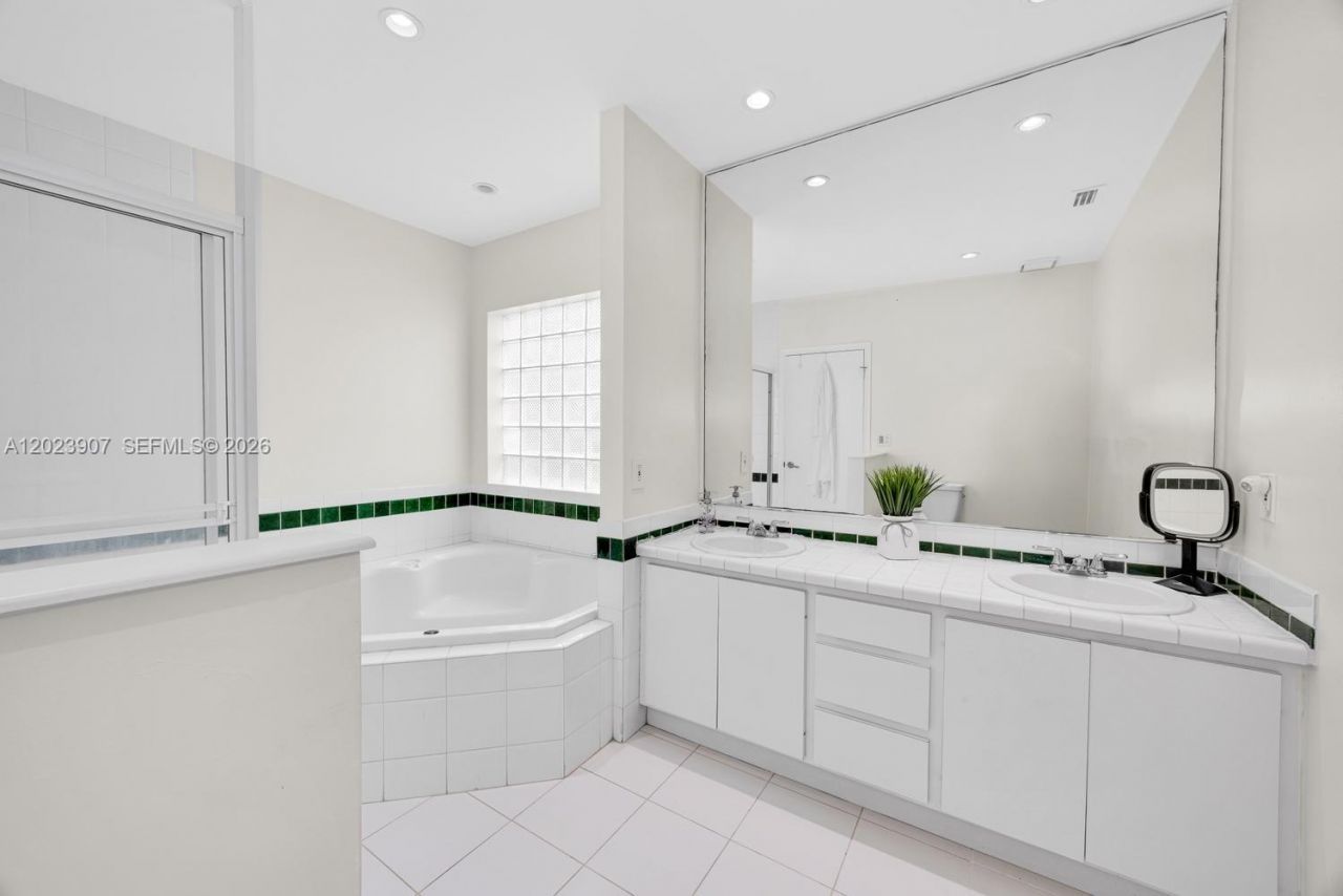 6610 Santona St, Coral Gables, FL 33146 Photo