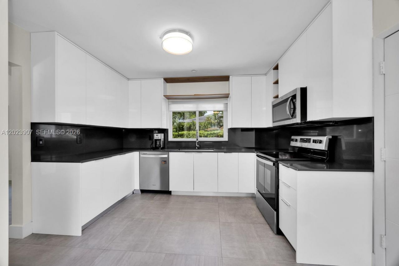 6610 Santona St, Coral Gables, FL 33146 Photo