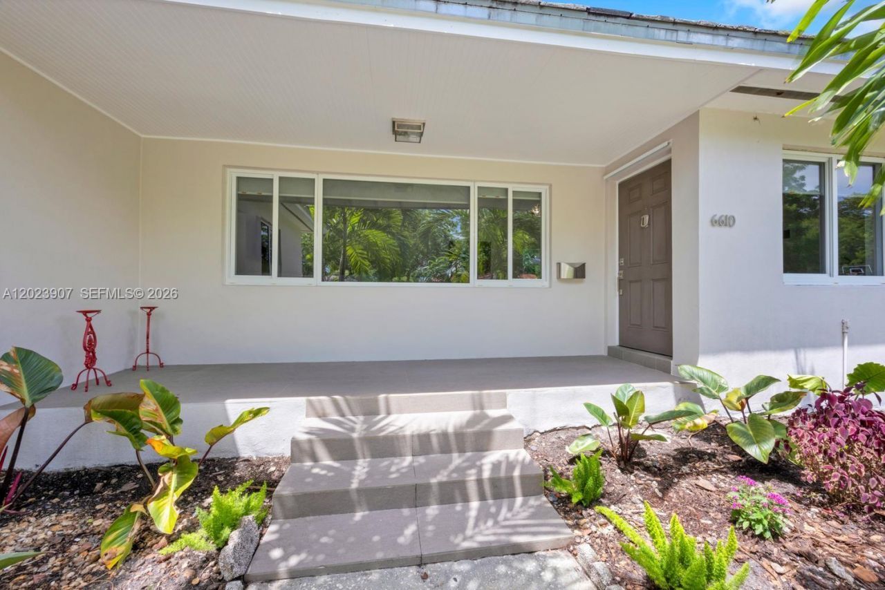 6610 Santona St, Coral Gables, FL 33146 Photo