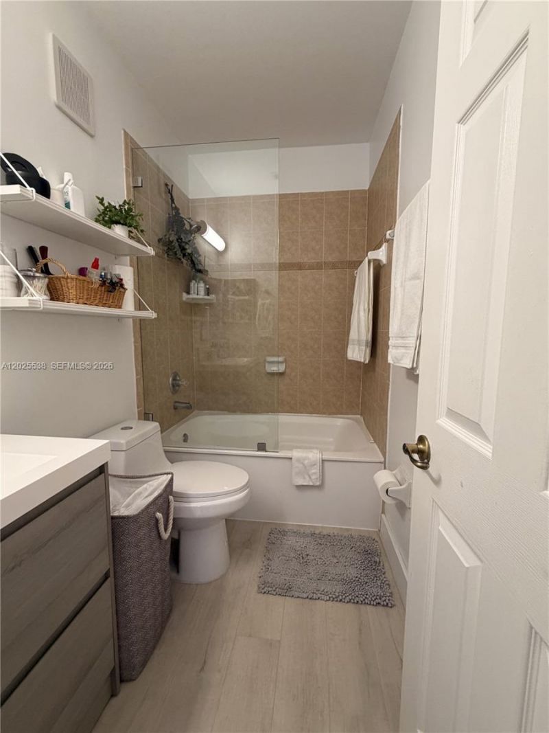 5420 NW 107th Ave, Unit 303, Doral, FL 33178 Photo