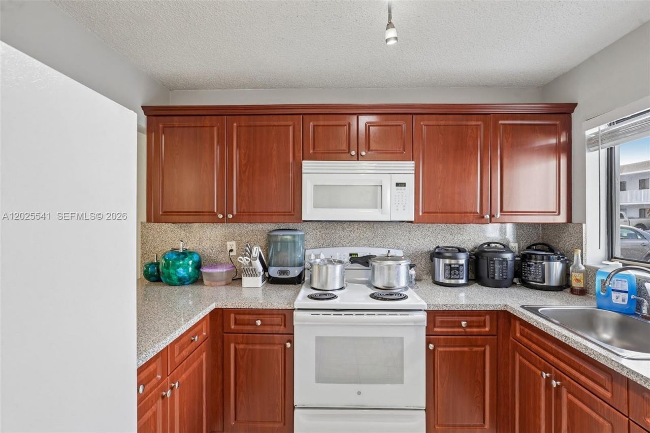 6041 W 24th Ave, Unit B-103, Hialeah, FL 33016 Photo