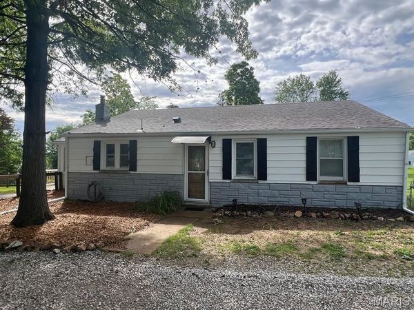 13166 East Lane, St Louis, MO 63128