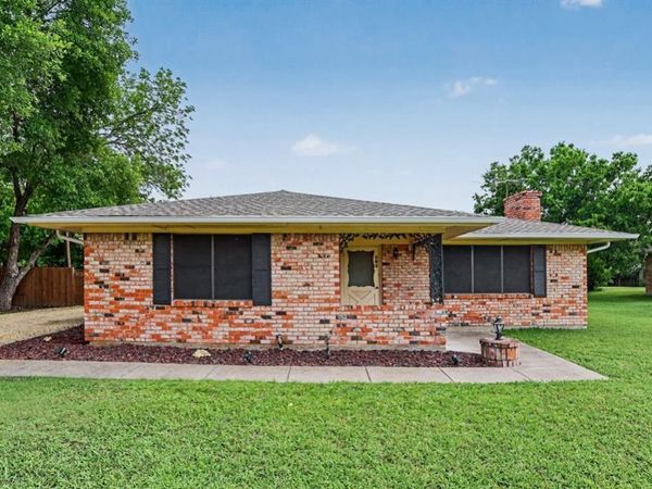 219 W Jefferson Street , Palmer, TX 75152