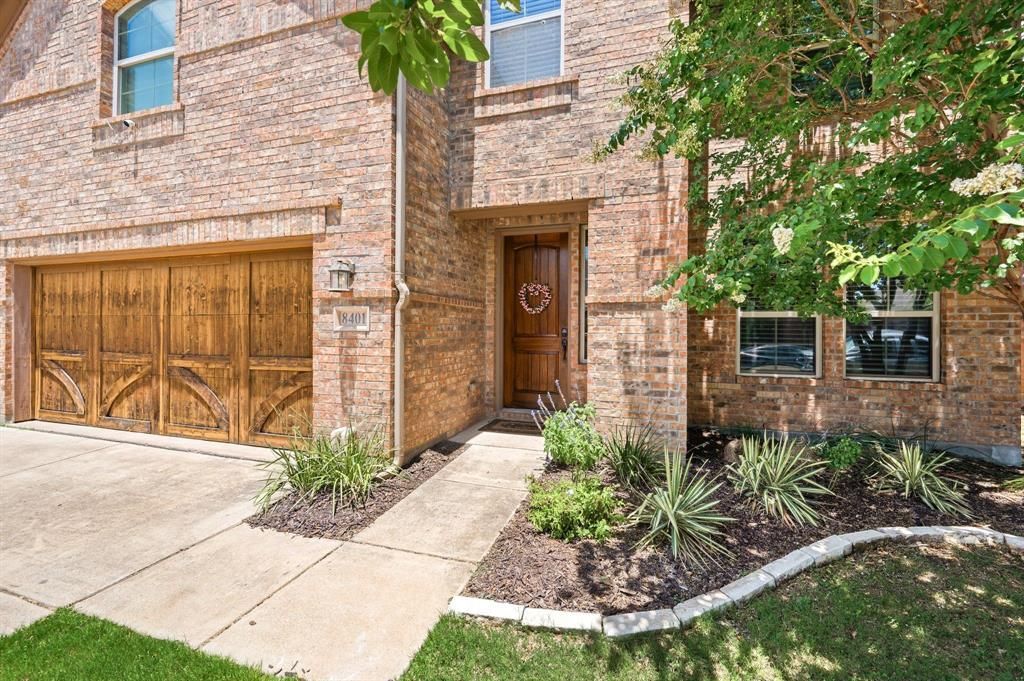 8401 Sandhill Crane Drive, Fort Worth, TX 76118 Main Photo