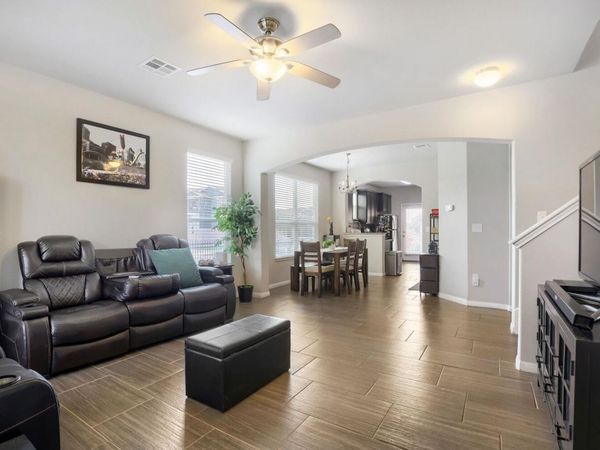525 N Heatherwilde BLVD, Pflugerville, TX 78660