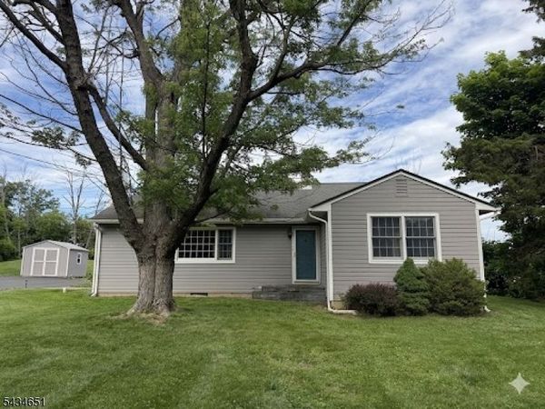 12 Lake Dr, West Amwell, NJ 08530