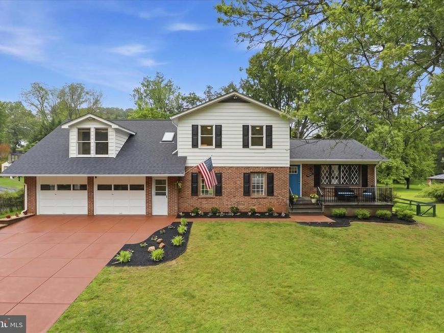 6939 Wick Lane, Rockville, MD 20855 Main Photo
