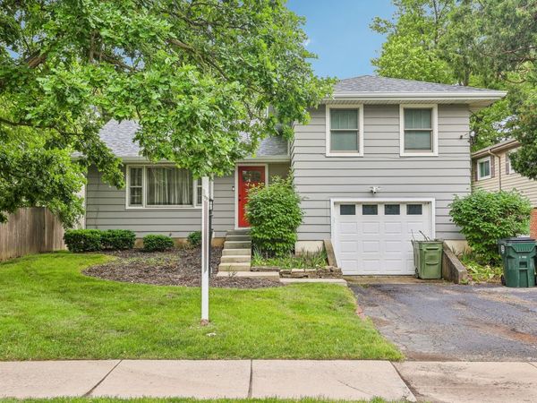 715 E Main Street, Barrington, IL 60010