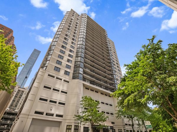 33 W Delaware Place , Unit 22J, Chicago, IL 60610