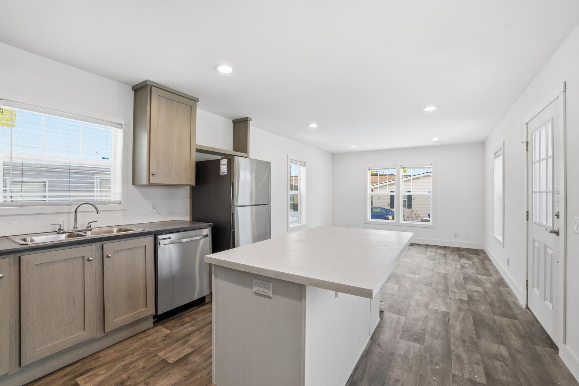 1277 Onondaga Street Ne, Fridley, MN 55432 Main Photo