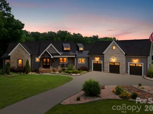 5200 Shoreview Drive, Concord, NC 28025