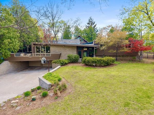 718 RANDALL AVENUE, De Pere, WI 54115
