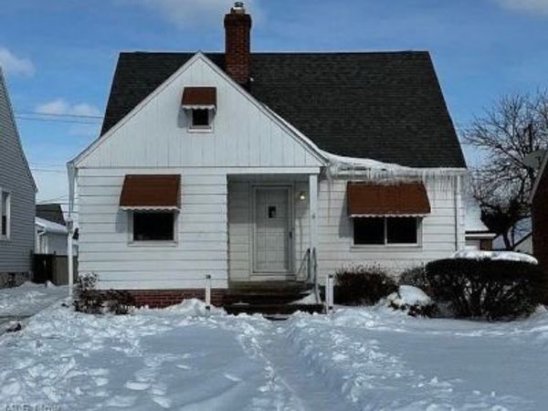 2910 Fortune Avenue , Parma, OH 44134