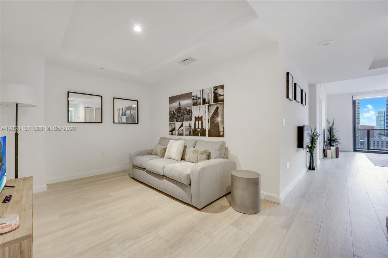 45 SW 9 St , Unit 1905, Miami, FL 33130 Photo