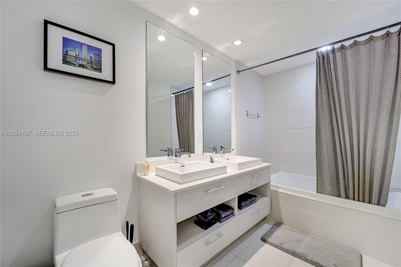 45 SW 9 St , Unit 1905, Miami, FL 33130 Photo