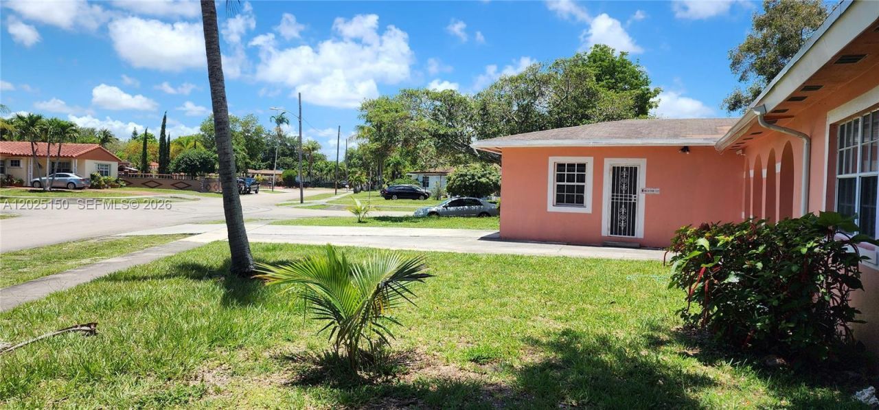 901 NE 160th Ter , North Miami Beach, FL 33162 Photo