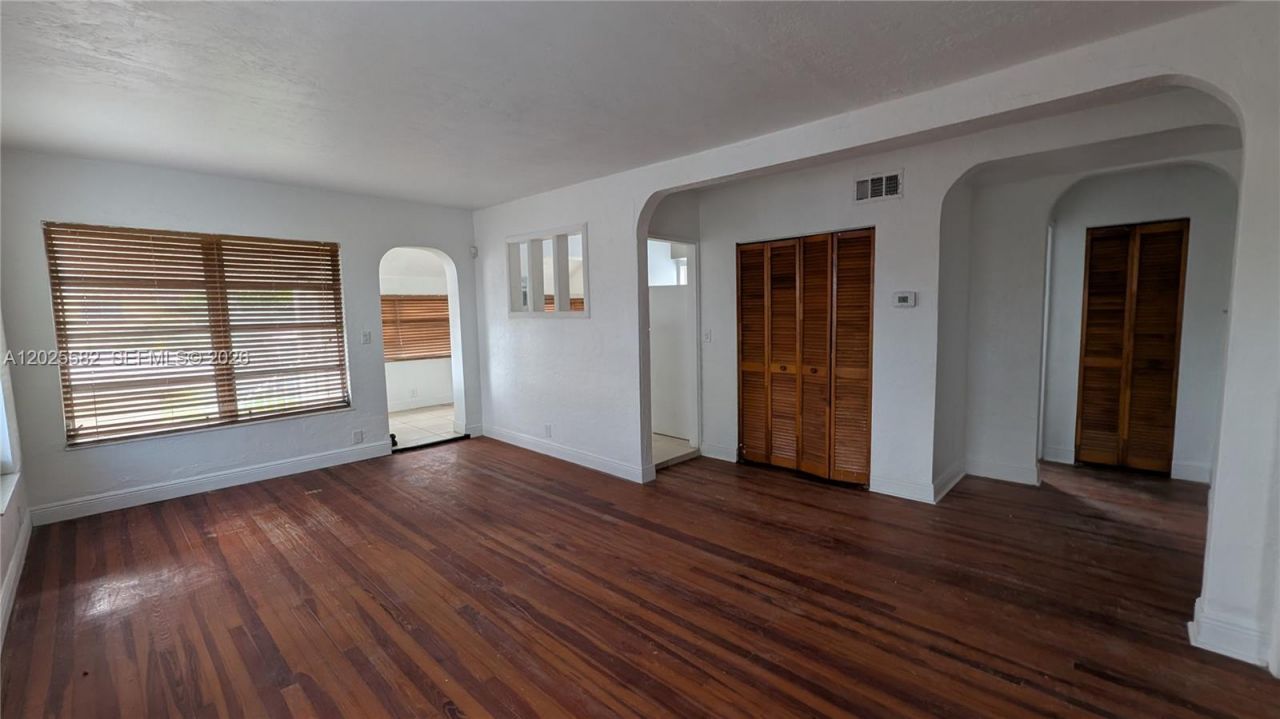 708 NE 4th St , Unit 2, Hallandale Beach, FL 33009 Photo