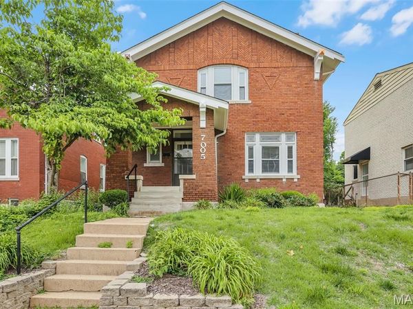 7005 Pershing Avenue , University City, MO 63130