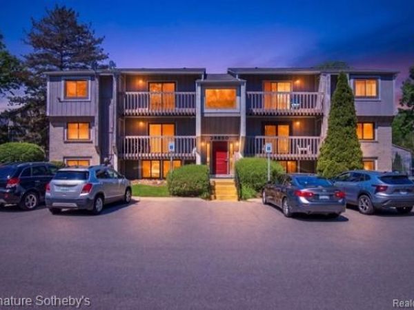 29850 W 12 Mile Road, Farmington Hills, MI 48334